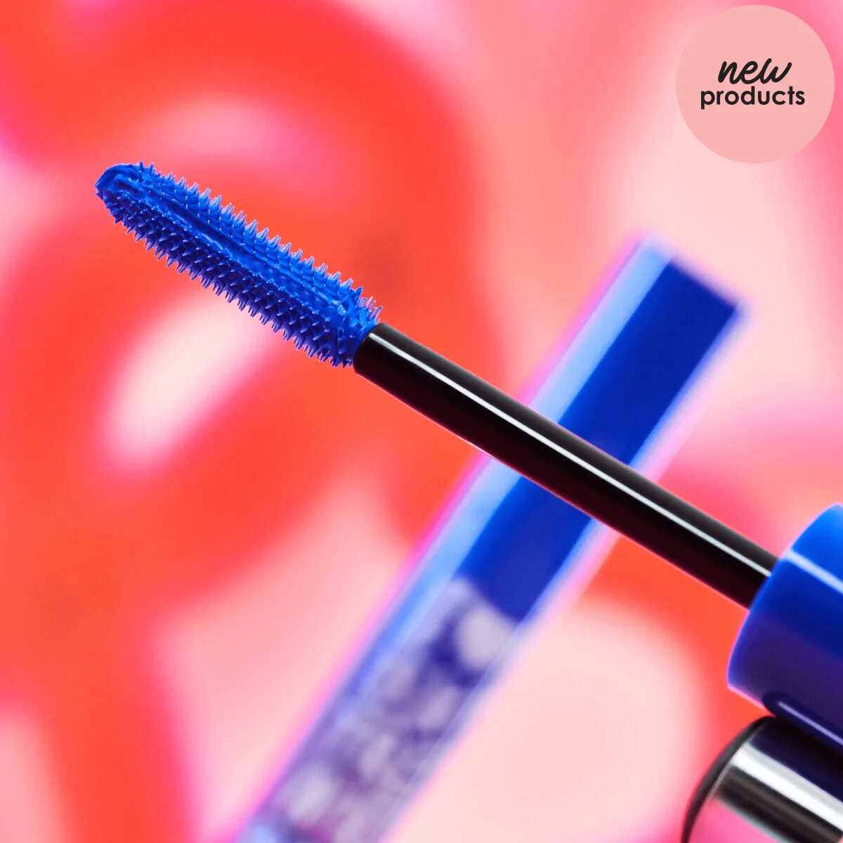 Essence Blue Crazy Volume Mascara - Image 3