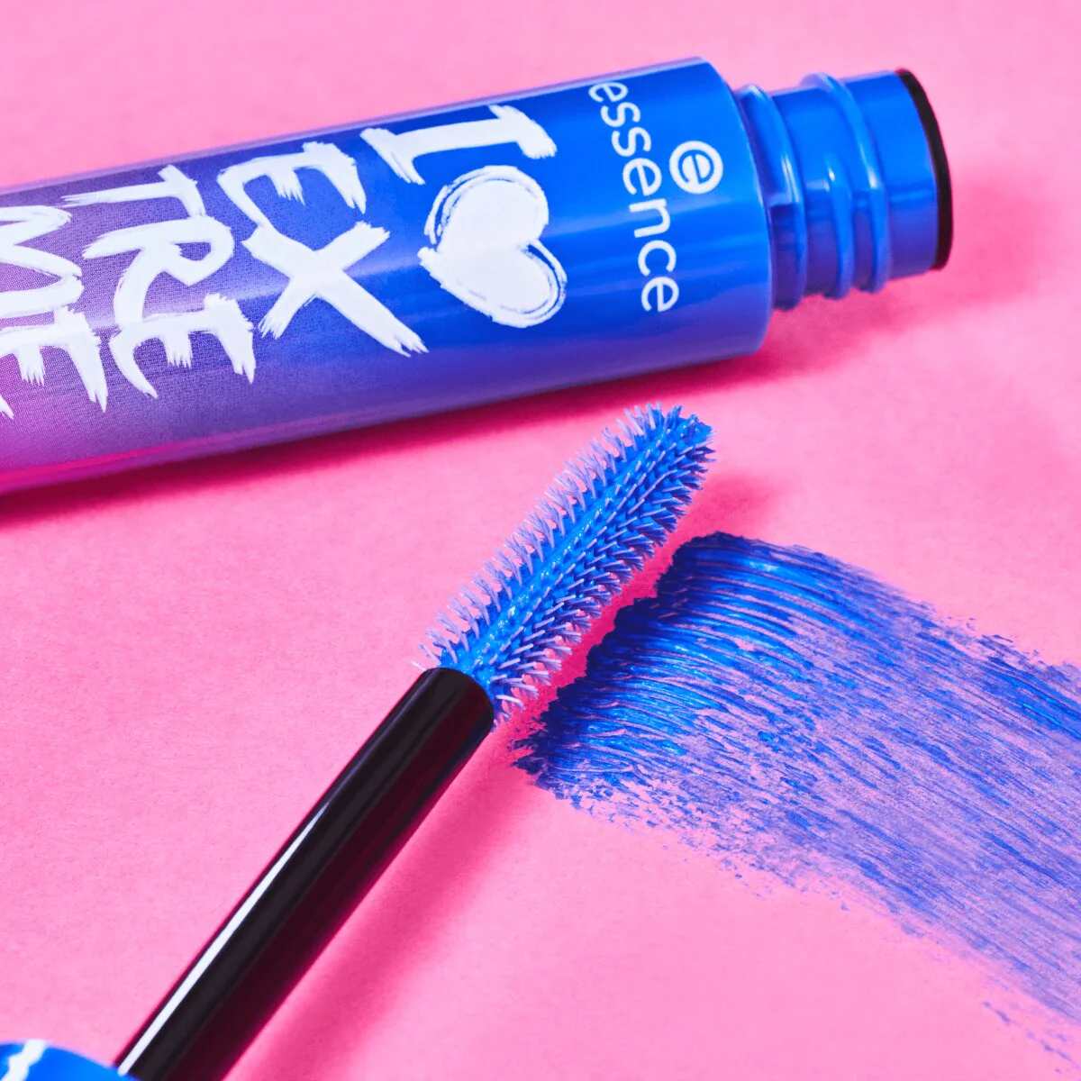 Essence Blue Crazy Volume Mascara - Image 2
