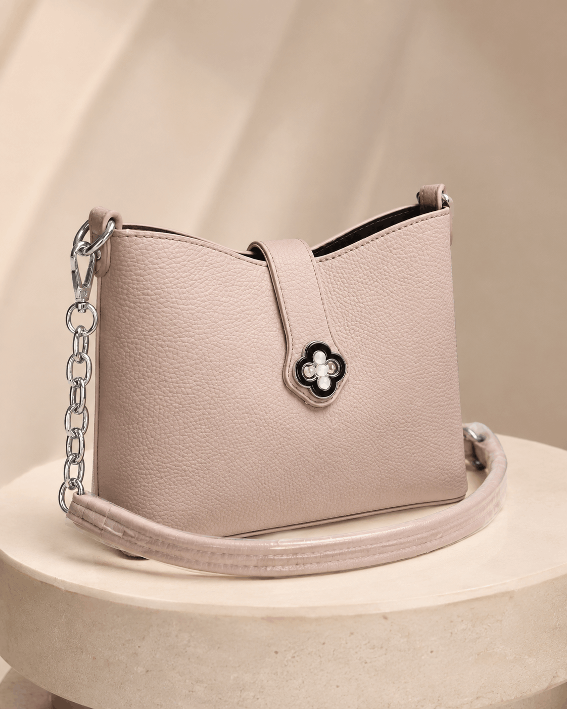 Elegant Floral Charm Shoulder Bag with Chain Strap - Image 2