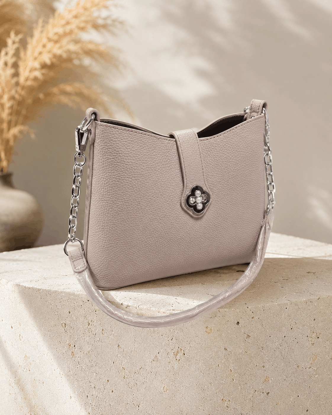 Elegant Floral Charm Shoulder Bag with Chain Strap - Image 3