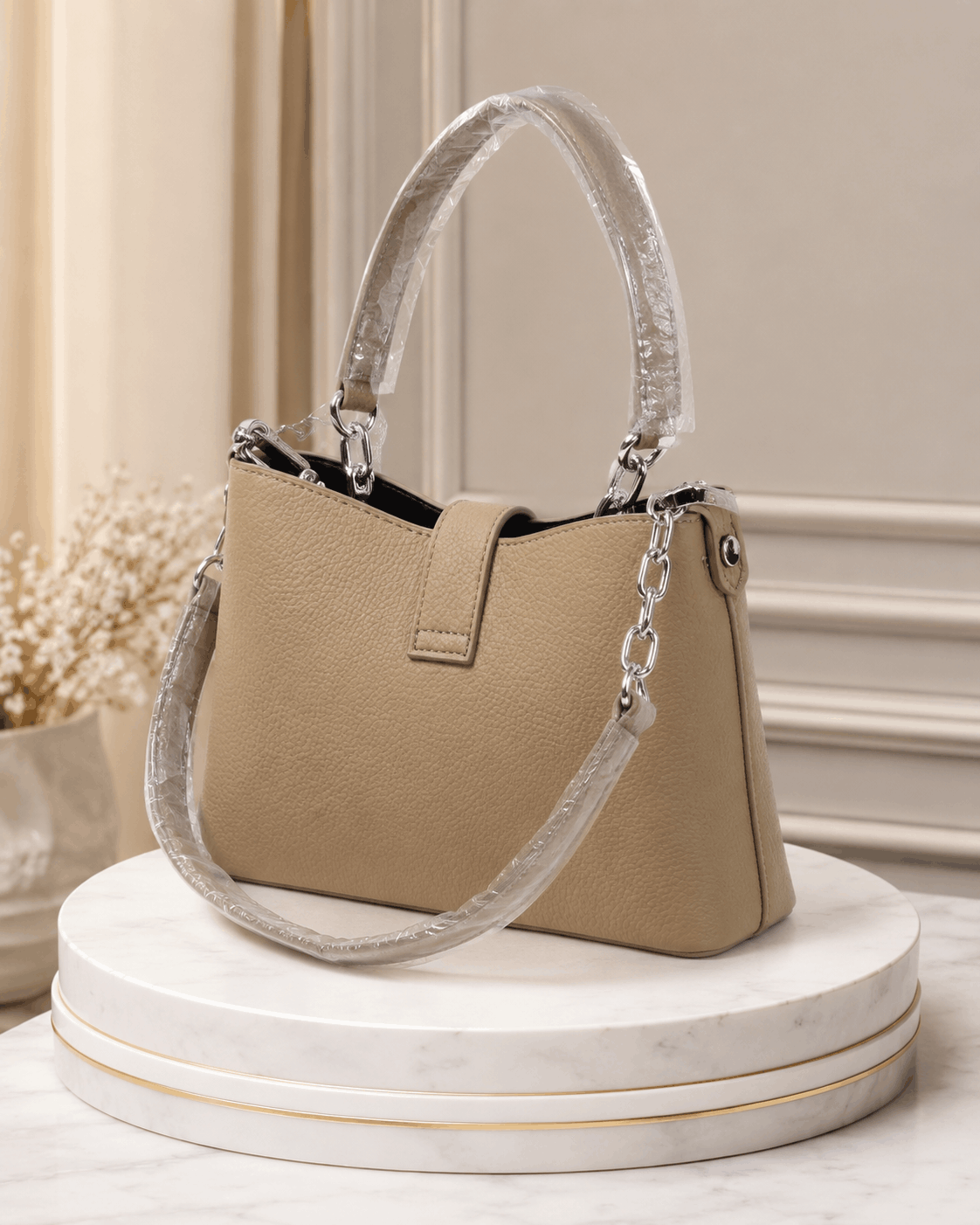Elegant Floral Charm Shoulder Bag with Chain Strap - Image 4